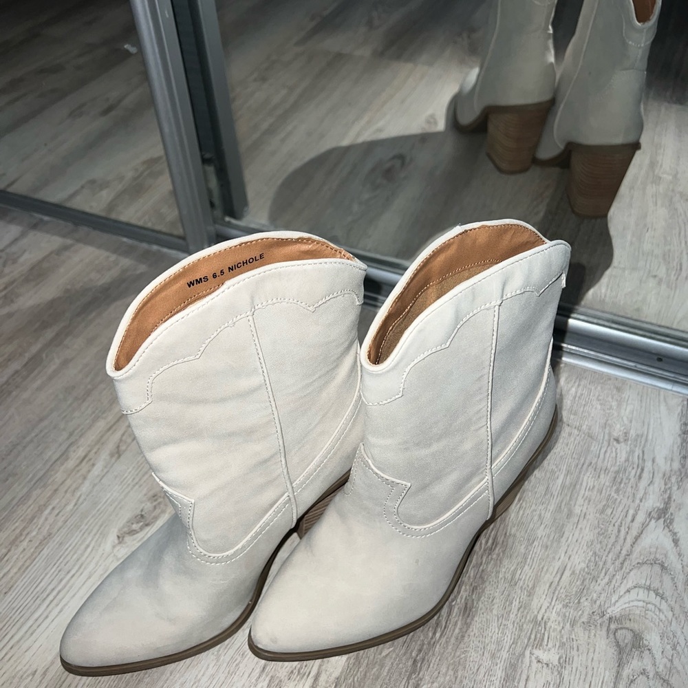 Dolce Vita Cowgirl Booties